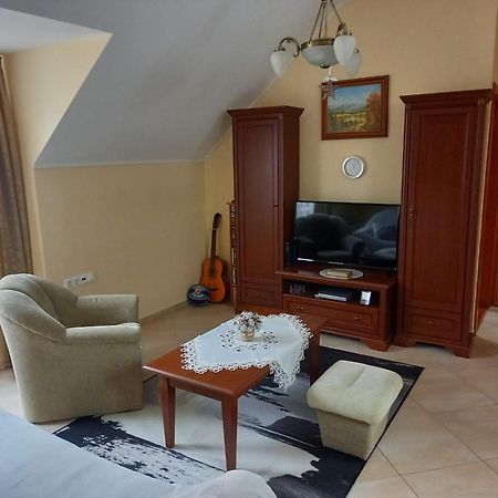 River Apartmanhaz Jászberény Extérieur photo